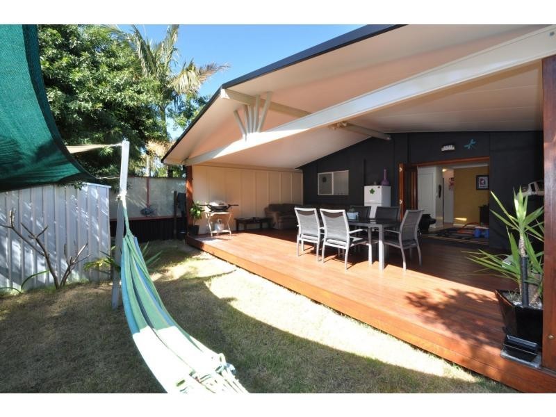 2/97 Nobby Parade, Miami QLD 4220