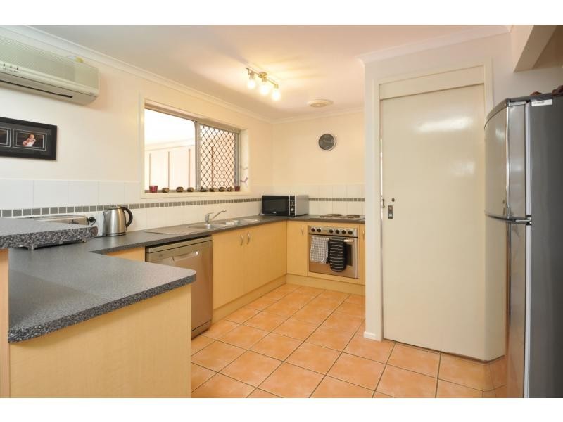 2/97 Nobby Parade, Miami QLD 4220