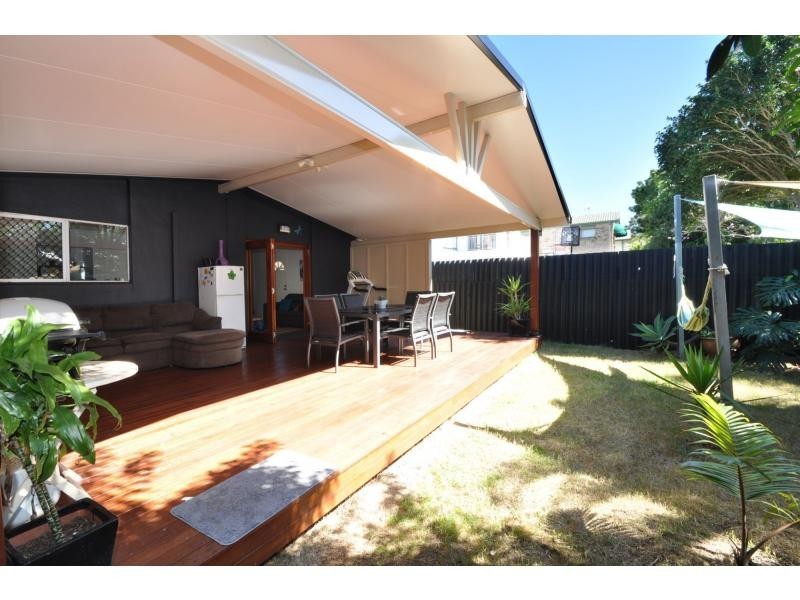 2/97 Nobby Parade, Miami QLD 4220