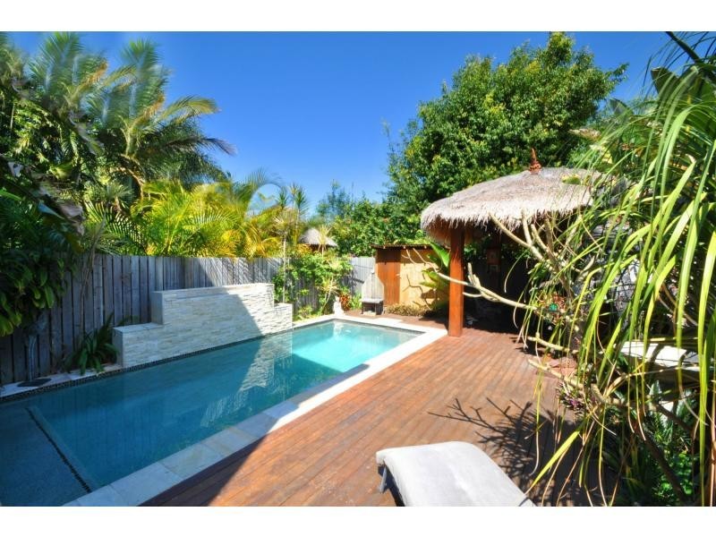 2/22 Nundah Avenue, Miami QLD 4220