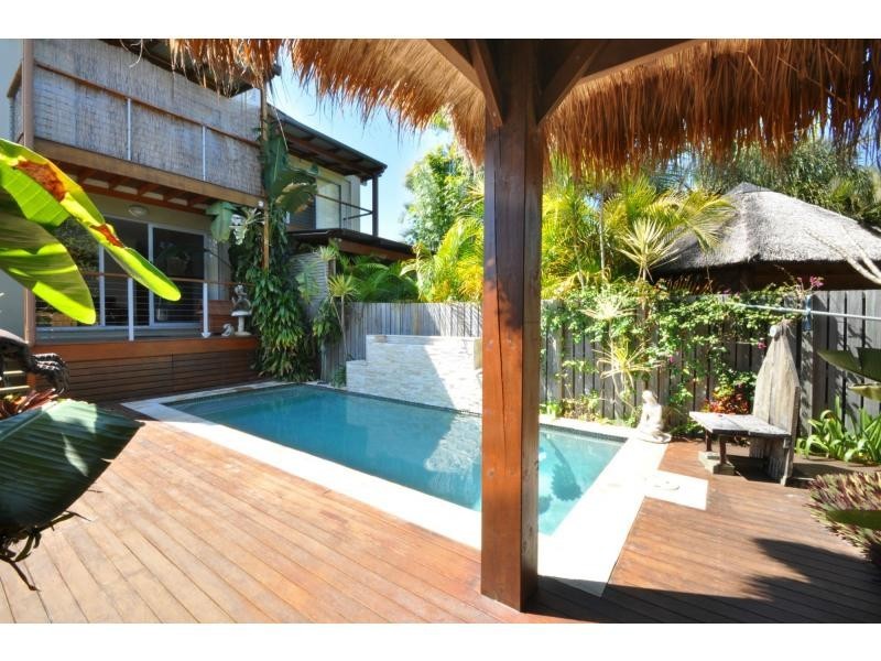 2/22 Nundah Avenue, Miami QLD 4220