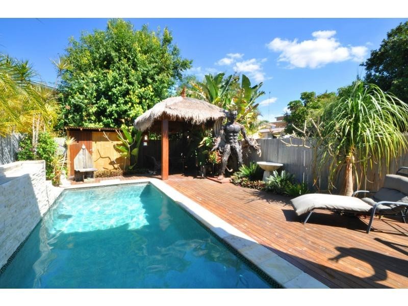 2/22 Nundah Avenue, Miami QLD 4220