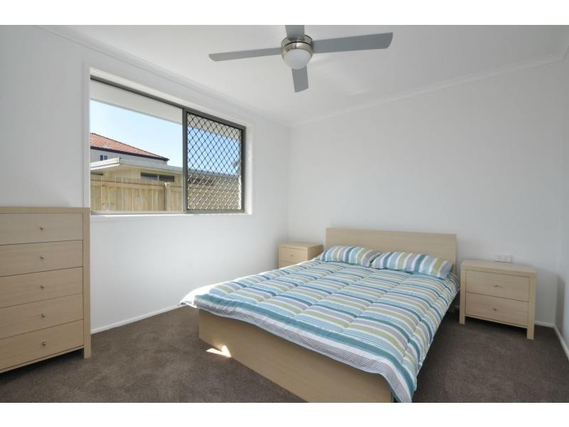 2/42 Albion Avenue, Miami QLD 4220