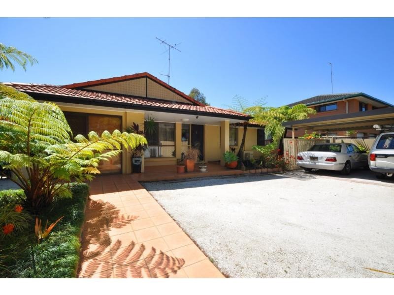 147 Markeri Street, Mermaid Waters QLD 4218