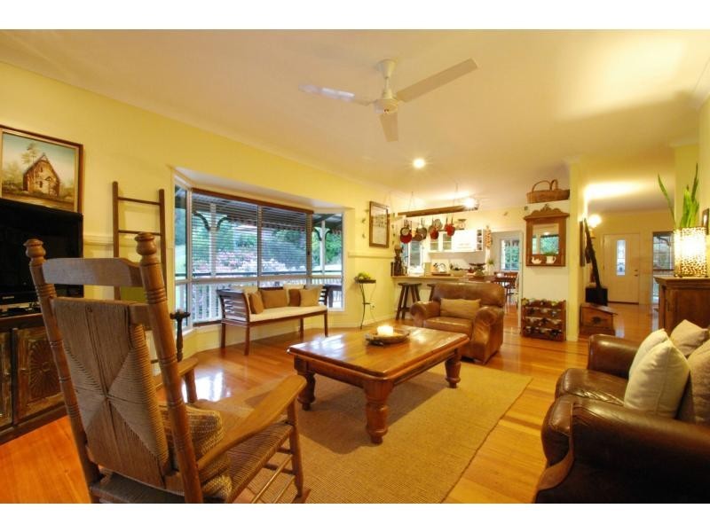 11 Wisteria Court, Tallebudgera Valley QLD 4228