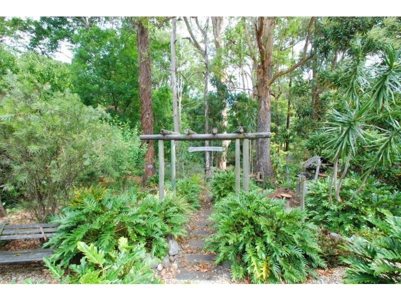 11 Wisteria Court, Tallebudgera Valley QLD 4228