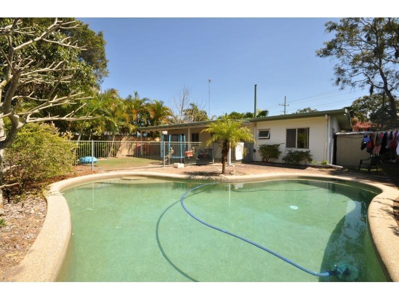 35 Nobby Parade, Miami QLD 4220