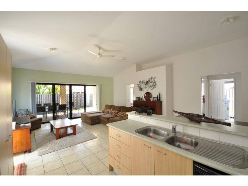 11 Windemere Crescent, Varsity Lakes QLD 4227