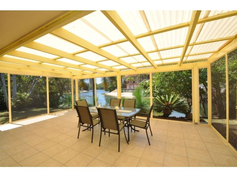 35 Surfers Avenue, Mermaid Waters QLD 4218