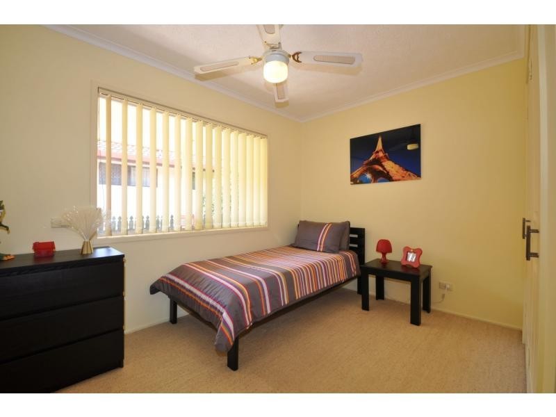 35 Surfers Avenue, Mermaid Waters QLD 4218