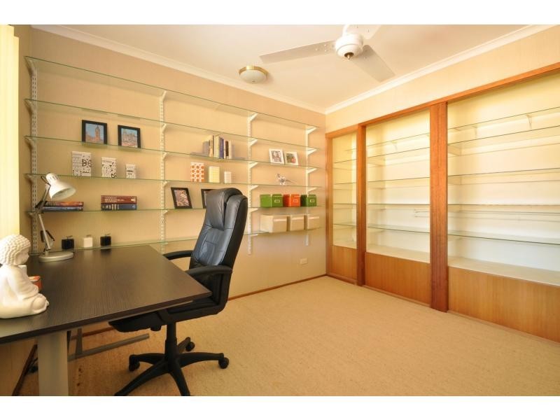 35 Surfers Avenue, Mermaid Waters QLD 4218