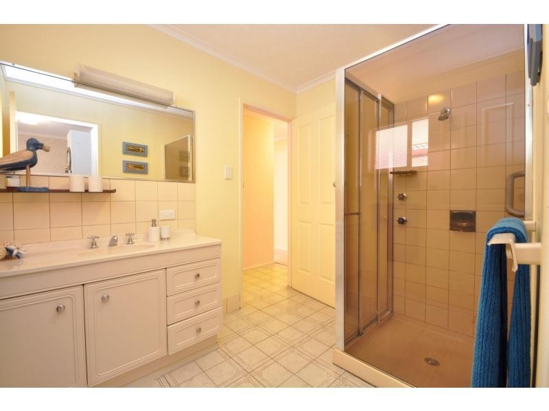 35 Surfers Avenue, Mermaid Waters QLD 4218