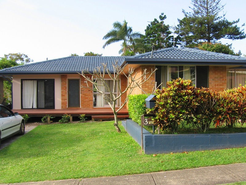 3 Cantala Avenue, Miami QLD 4220