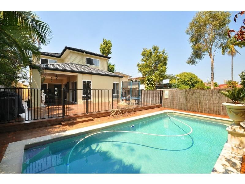 132 Nobby Parade, Miami QLD 4220