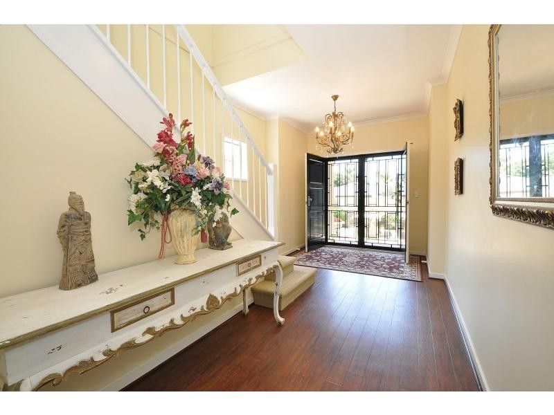 132 Nobby Parade, Miami QLD 4220