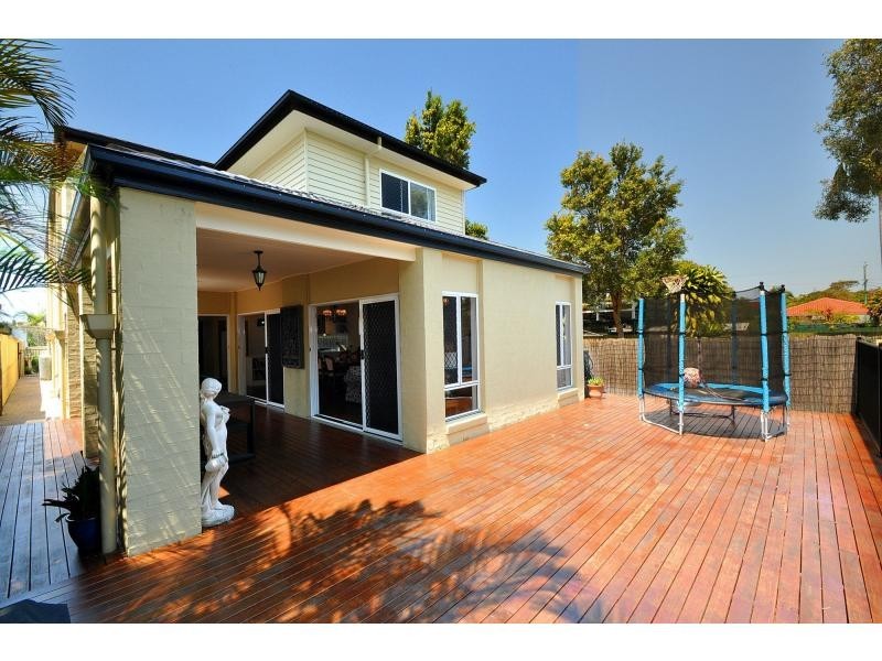 132 Nobby Parade, Miami QLD 4220