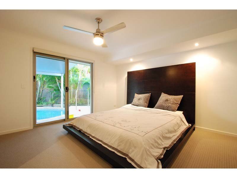 3 Merrimac Boulevard, Broadbeach Waters QLD 4218