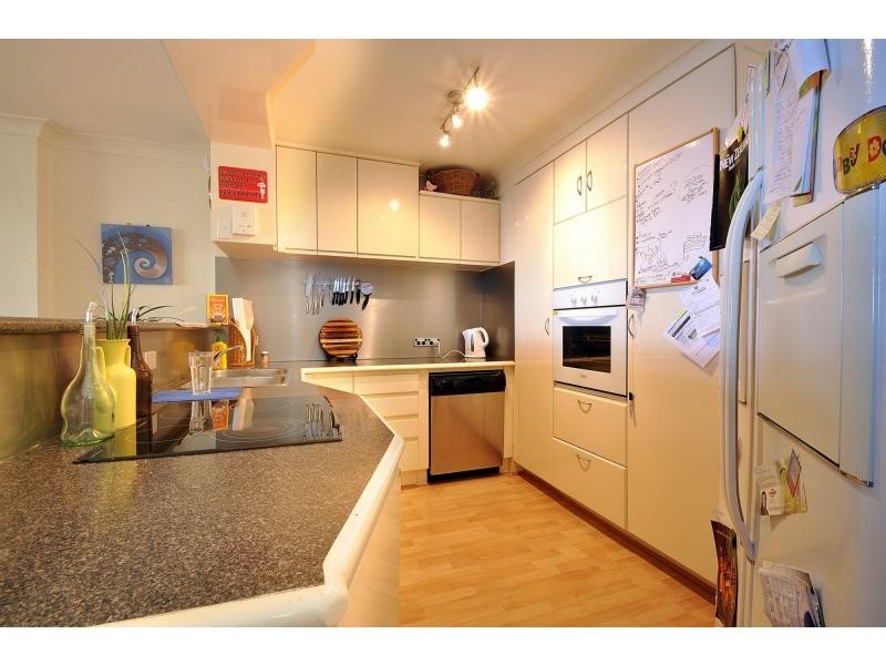 2/40 Marine Parade, Miami QLD 4220