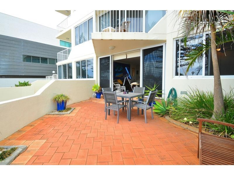 2/40 Marine Parade, Miami QLD 4220