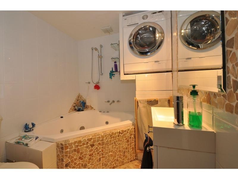 2/40 Marine Parade, Miami QLD 4220