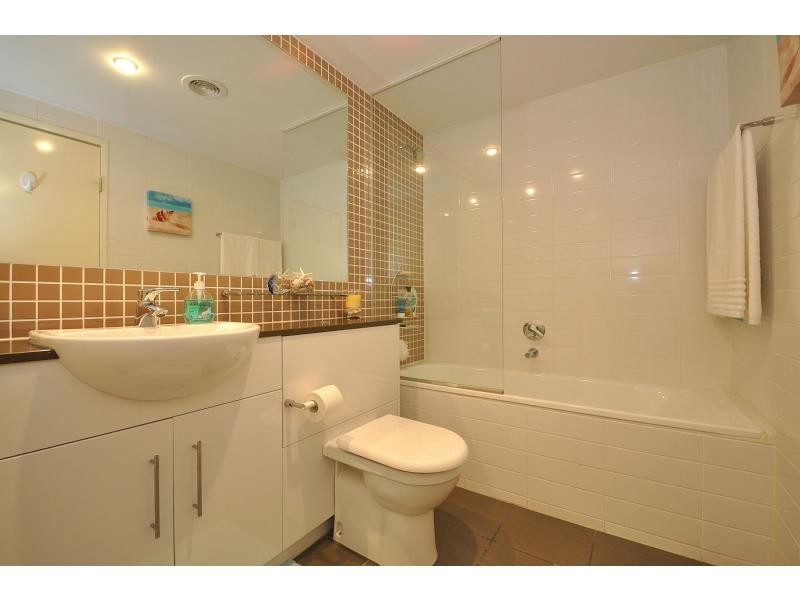 2046/1 Ocean Street, Burleigh Heads QLD 4220