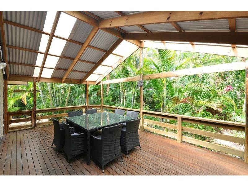 65 Alec Avenue, Mermaid Waters QLD 4218