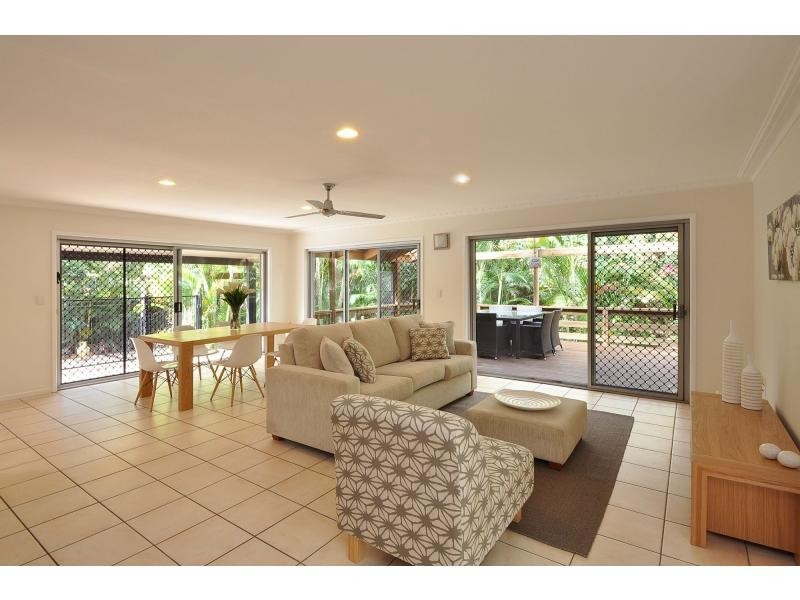 65 Alec Avenue, Mermaid Waters QLD 4218