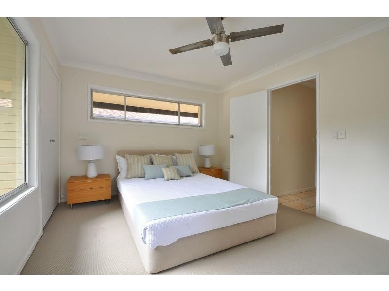 65 Alec Avenue, Mermaid Waters QLD 4218