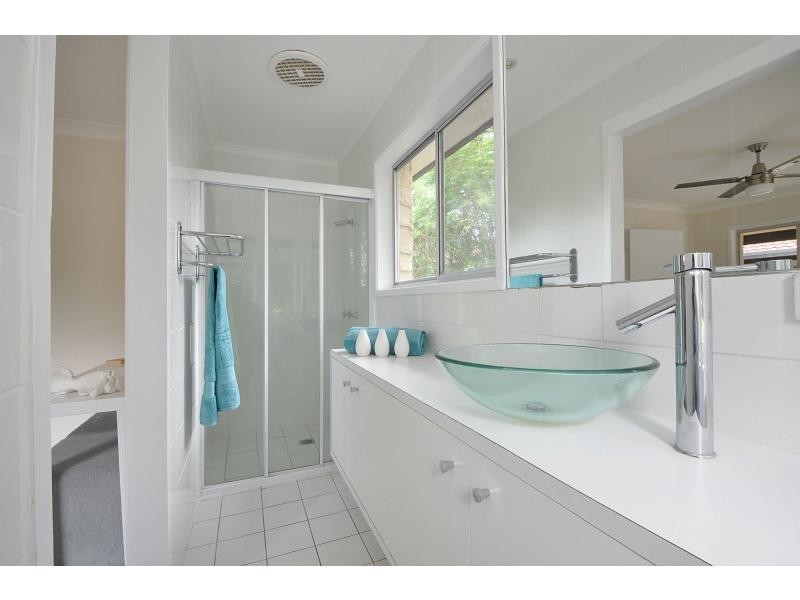 65 Alec Avenue, Mermaid Waters QLD 4218