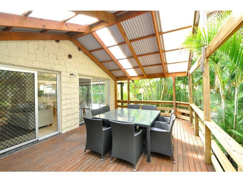 65 Alec Avenue, Mermaid Waters QLD 4218