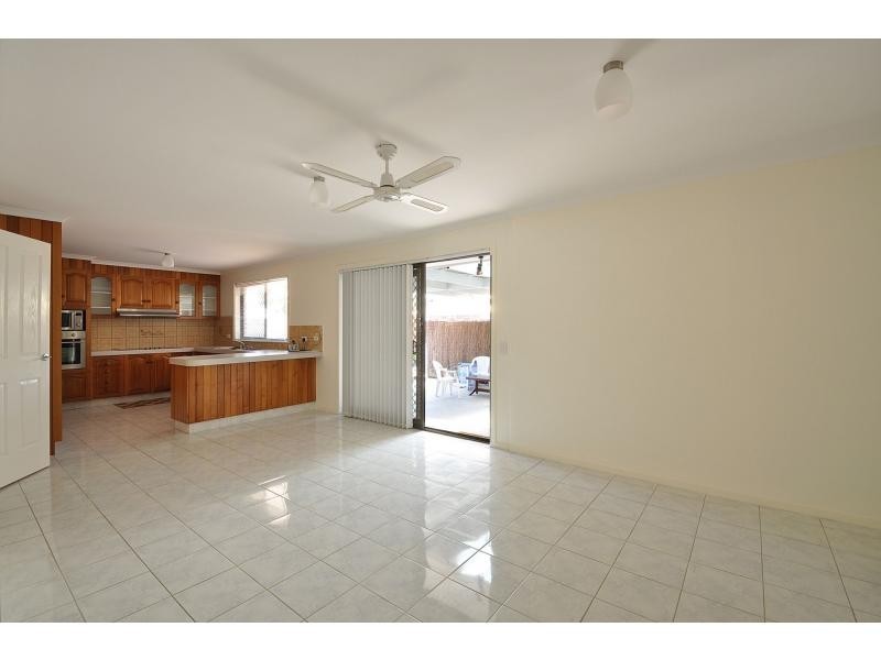 138 Markeri Street, Mermaid Waters QLD 4218