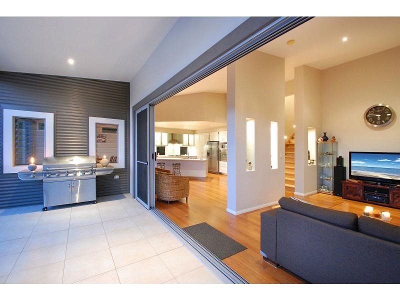 9 Barton Street, Reedy Creek QLD 4227