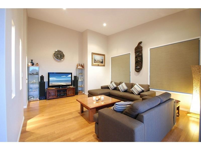 9 Barton Street, Reedy Creek QLD 4227