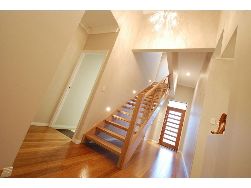 9 Barton Street, Reedy Creek QLD 4227