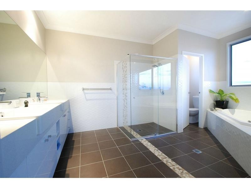 9 Barton Street, Reedy Creek QLD 4227