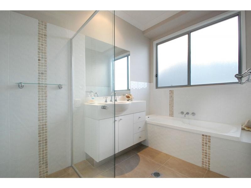 9 Barton Street, Reedy Creek QLD 4227