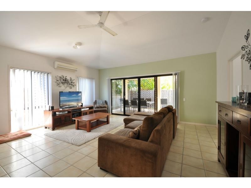 11 Windemere Crescent, Varsity Lakes QLD 4227