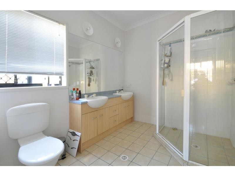 11 Windemere Crescent, Varsity Lakes QLD 4227