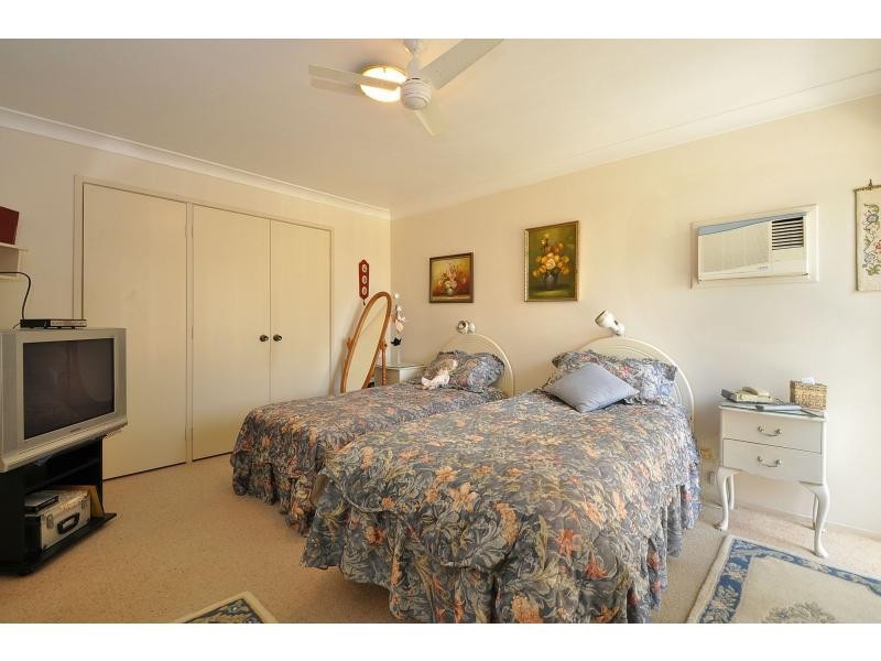 42 Razorbill Street, Burleigh Waters QLD 4220