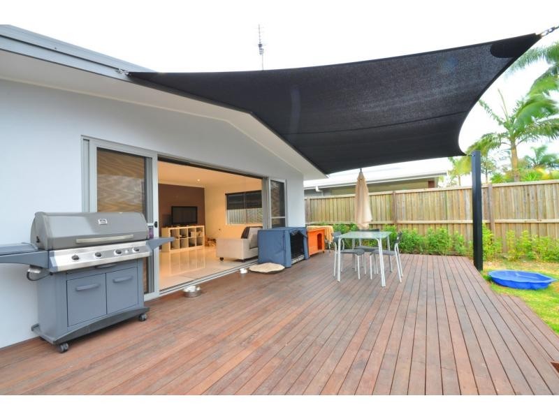 96 Nobby Parade, Miami QLD 4220