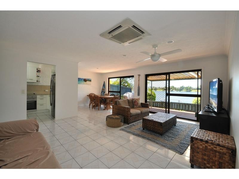 36/11 Shrike Court, Burleigh Waters QLD 4220