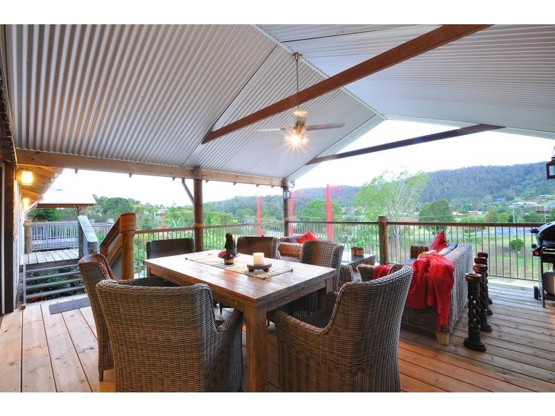 12 Friarbird Crescent, Bonogin QLD 4213