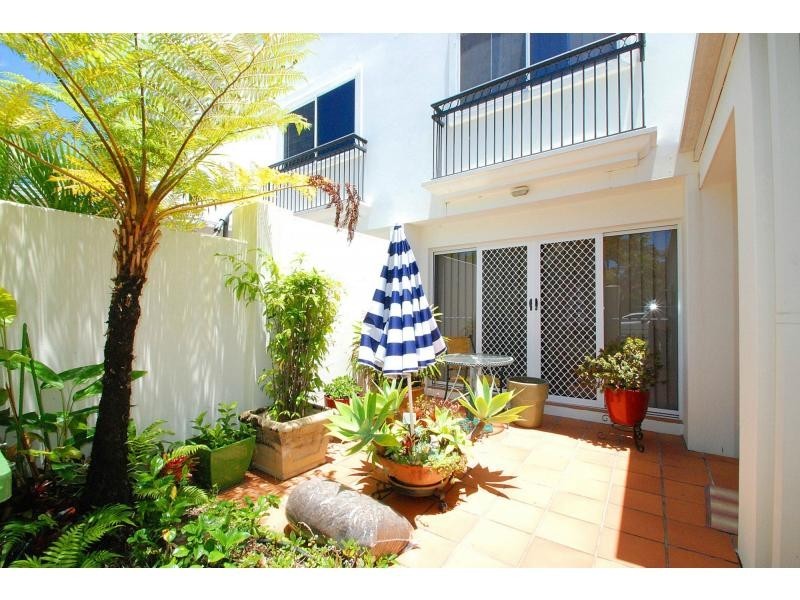 16/100 Cotlew Street, Southport QLD 4215