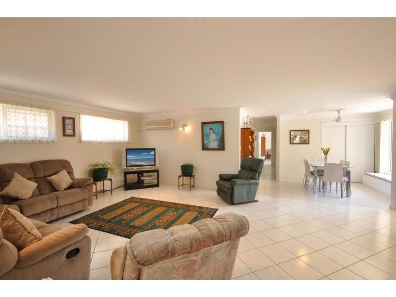 3 Le Mans Drive, Mermaid Waters QLD 4218
