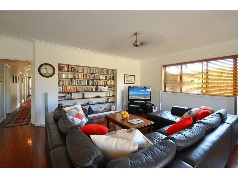 43 Christine Avenue, Burleigh Heads QLD 4220