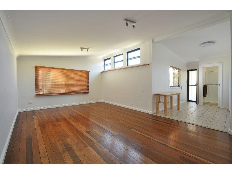 43 Christine Avenue, Burleigh Heads QLD 4220