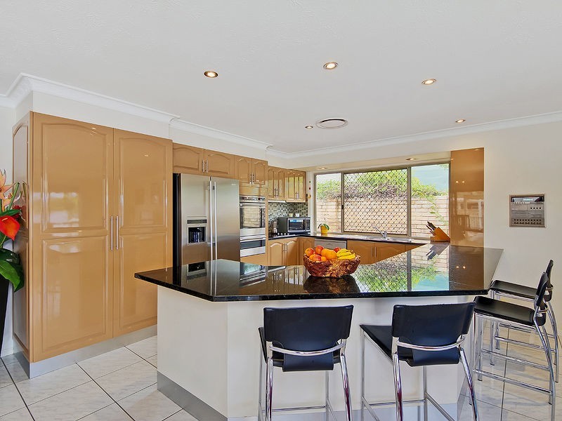 35 Pintail Crescent, Burleigh Waters QLD 4220