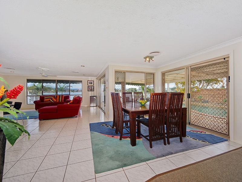 35 Pintail Crescent, Burleigh Waters QLD 4220