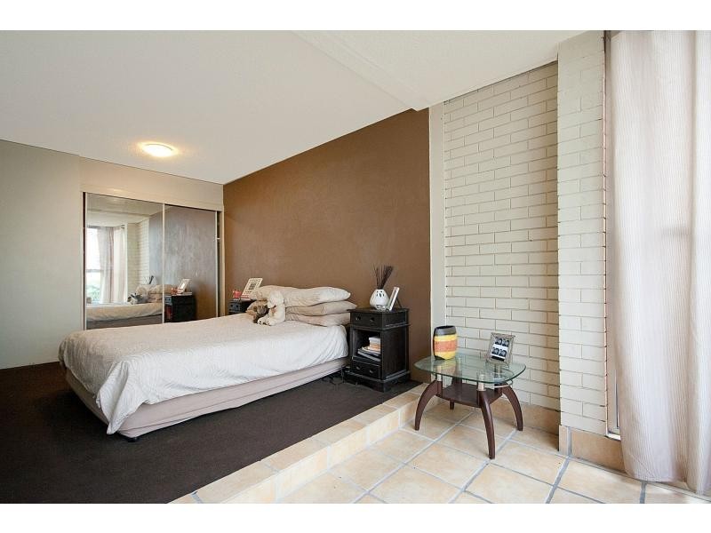 4/1895 Gold Coast Highway, Burleigh Heads QLD 4220