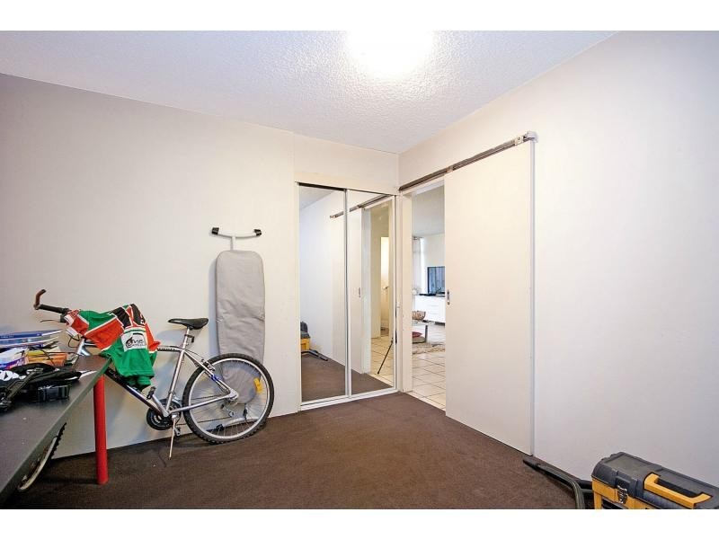 4/1895 Gold Coast Highway, Burleigh Heads QLD 4220